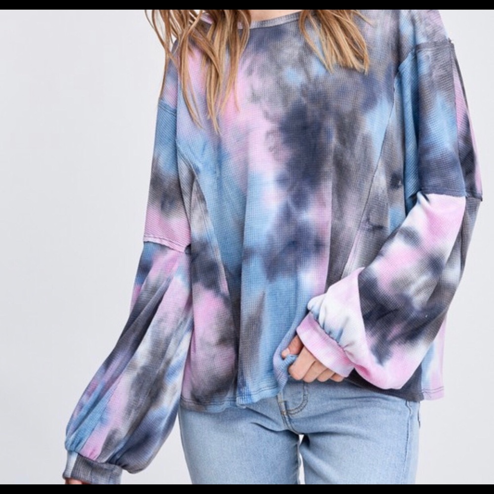 TyE Dye bubble sleeve shirt